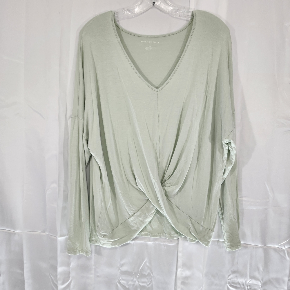 American Eagle Outfitters Size Large Green Long Sleeve Wrap Blousen